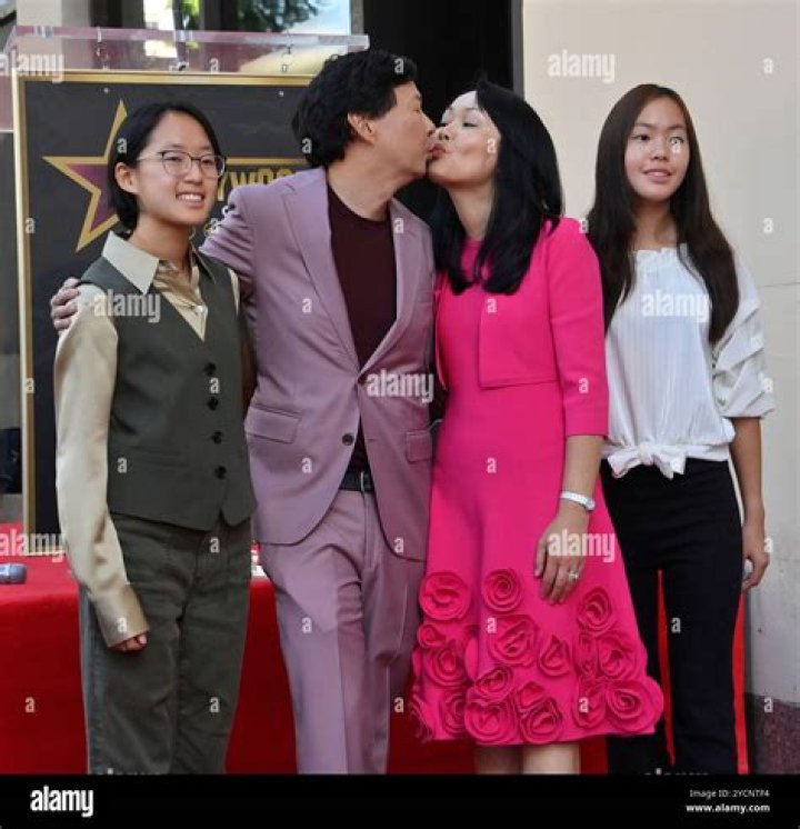 Zooey Jeong | Family And Sibilings